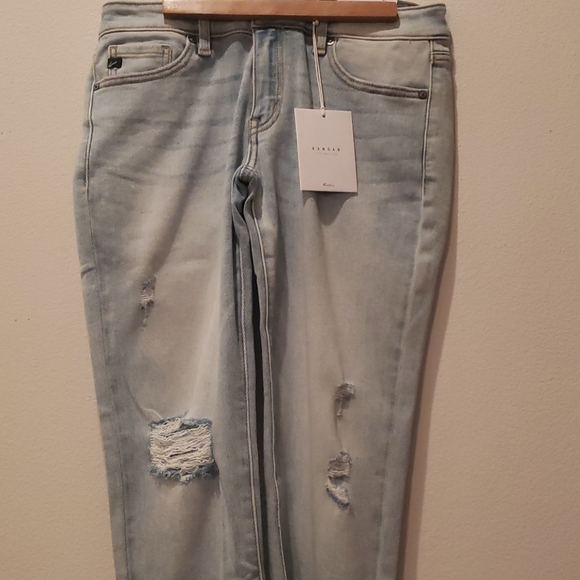 New- Low Rise Distressed Ankle Skinny Jean - Picture 11 of 11